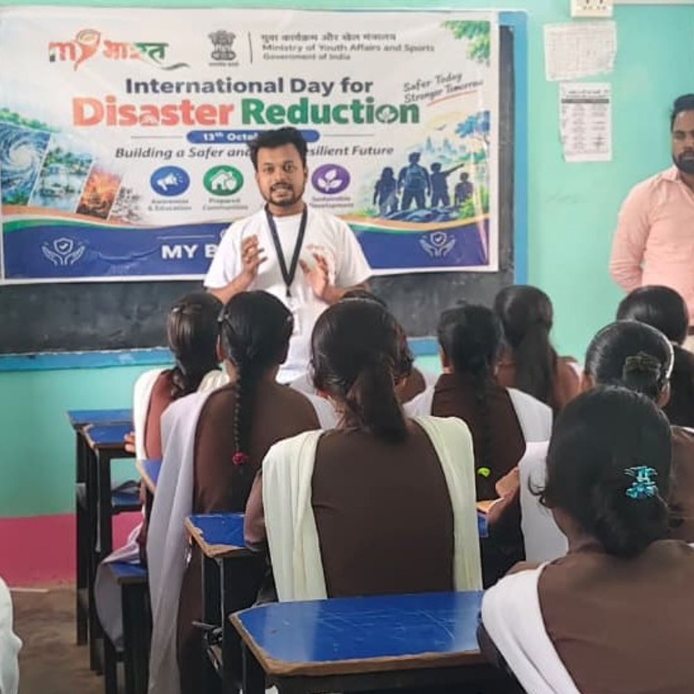 विनोदपुर स्कूल में मॉकड्रिल कर छात्रों को किया जागरूक:भूकंप, आग और बाढ़ के समय सुरक्षित रहने के तरीके बताए
