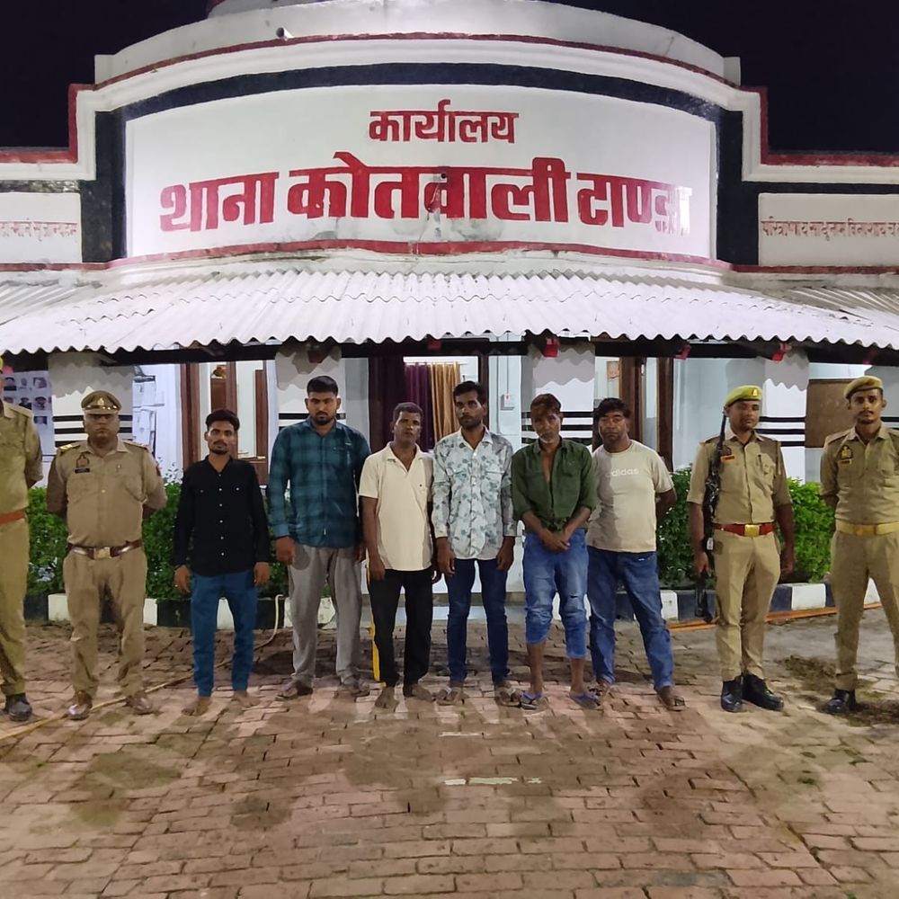 अंबेडकनगर में जुआ खेलते 6 अरेस्ट:52 ताश के पत्ते और 1,160 रुपए नकद बरामद