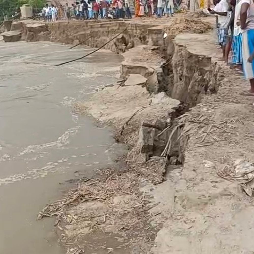 युसूफ-टोला में आधा दर्जन से अधिक घर नदी में समाए:कटिहार में गंगा का कहर,अमदाबाद के पार दियारा में कटाव तेज;बोल्डर पिचिंग की मांग