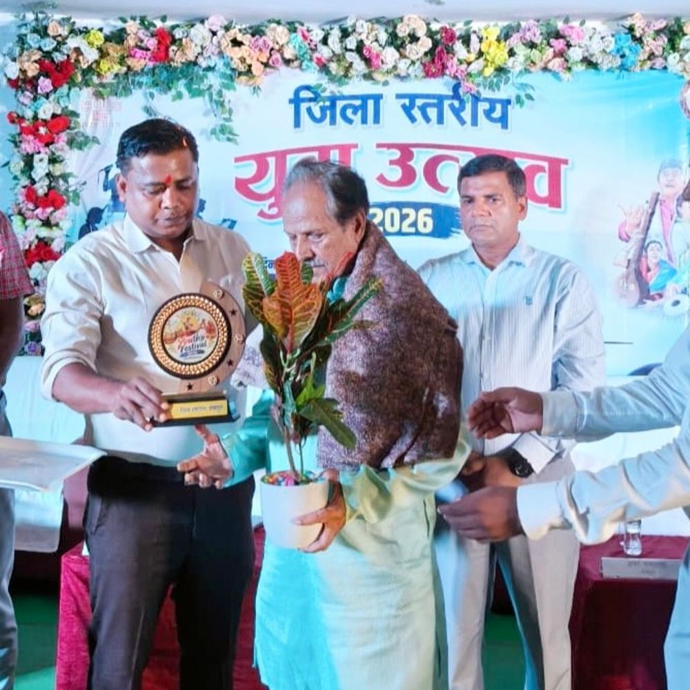 DM का युवाओं से खेल में जागरूक होने की अपील:शेखपुरा में जिला युवा उत्सव कार्यक्रम, छात्रों ने लिया हिस्सा