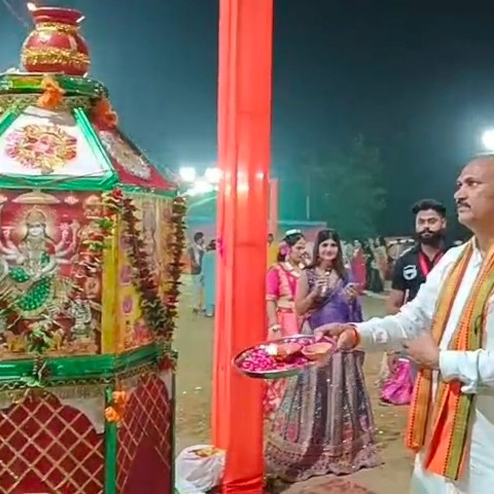 मनेंद्रगढ़ में 3 दिवसीय गरबा उत्सव का समापन:स्वास्थ्य मंत्री श्याम बिहारी जायसवाल हुए शामिल, पारंपरिक परिधानों में प्रतिभागियों ने दी गरबा की प्रस्तुतियां