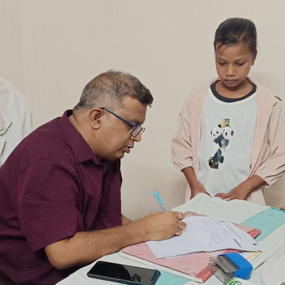 महराजगंज में बदलते मौसम में बच्चे पड़ रहे बीमार:डॉक्टरों ने ताजा भोजन और गुनगुने पानी की दी सलाह