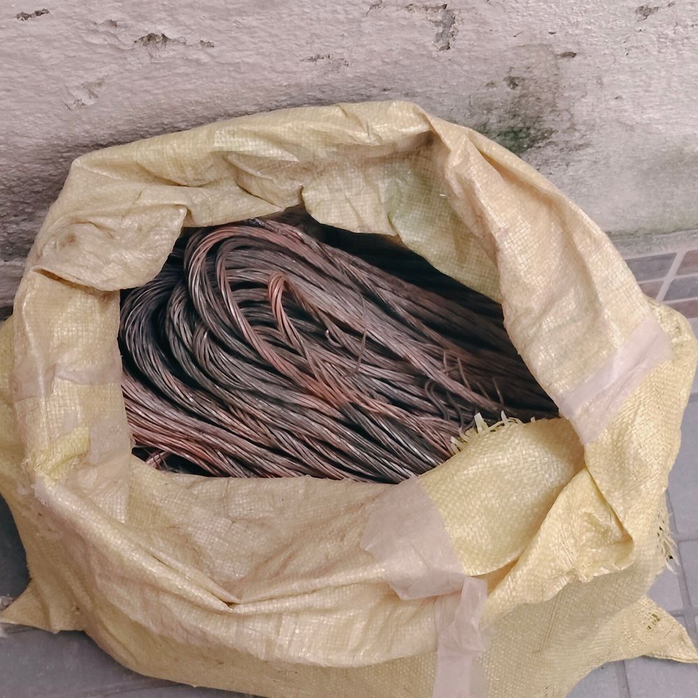 किशनगंज में कॉपर वायर चोरी का खुलासा:65 KG तांबा और इलेक्ट्रिक ऑटो बरामद, 4 आरोपी गिरफ्तार