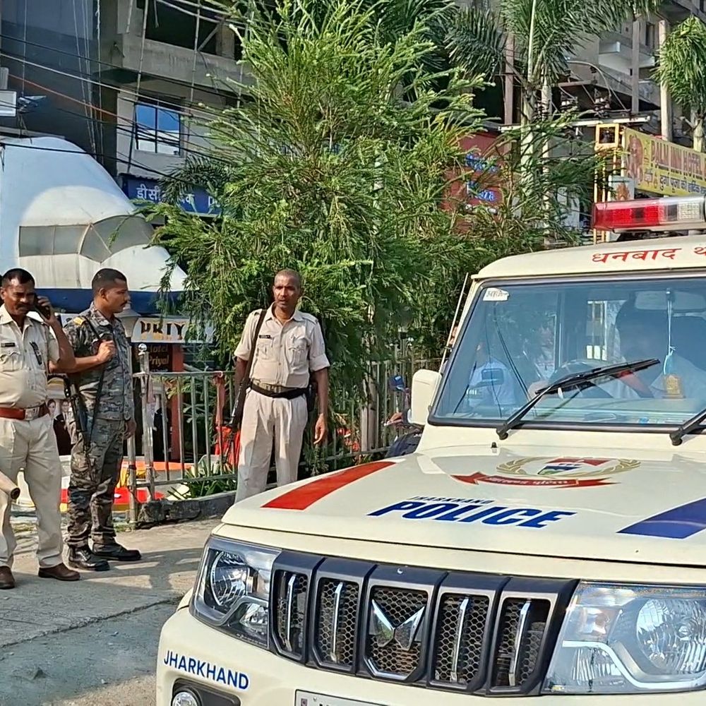 धनबाद में बर्थडे पार्टी में खूनी संघर्ष, घायल की मौत:8 लेन रोड के पास निजी होटल में देर रात हुई घटना, पुलिस जांच में जुटी