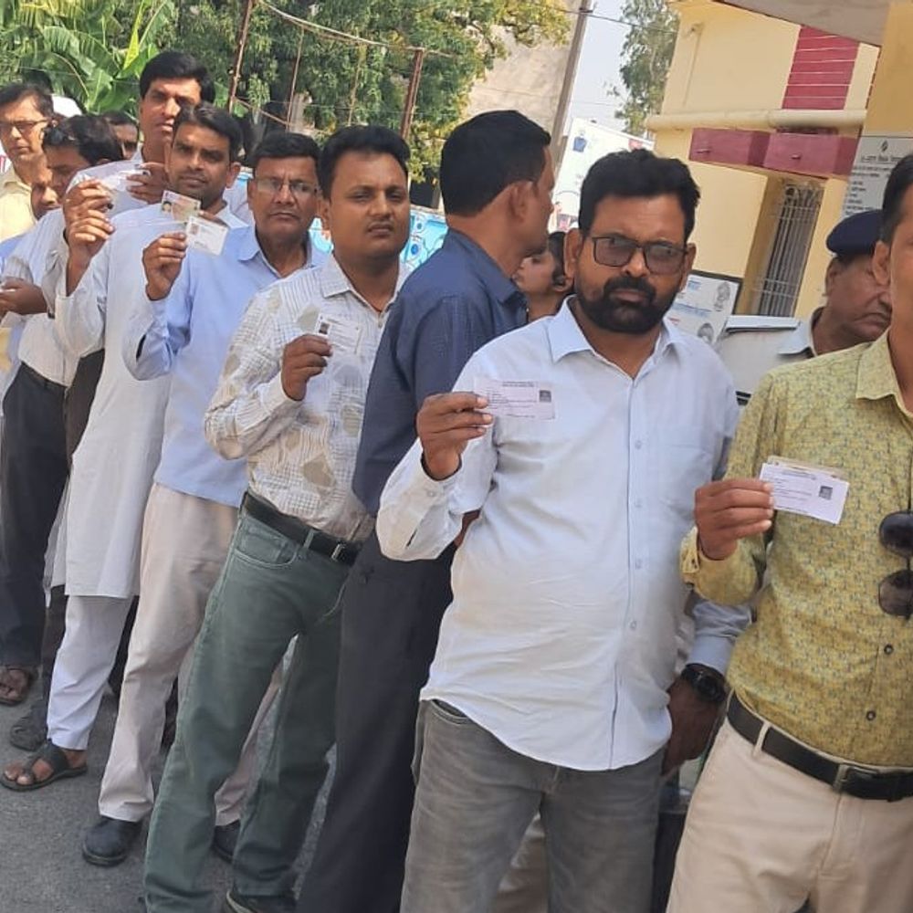 सारण शिक्षक निर्वाचन क्षेत्र में 92.91% वोटिंग:14 केंद्रों पर पुरुषों ने 93.20% और महिलाओं ने 91.52% किया वोट