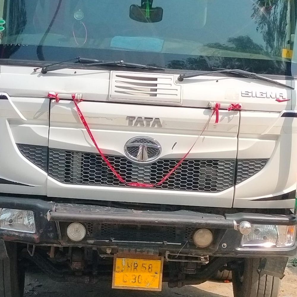 डंपर ने सड़क पार कर रही महिला को रौंदा, मौत:मुजफ्फरनगर में ताऊ के निधन पर परिवार से मिलने जा रही थी