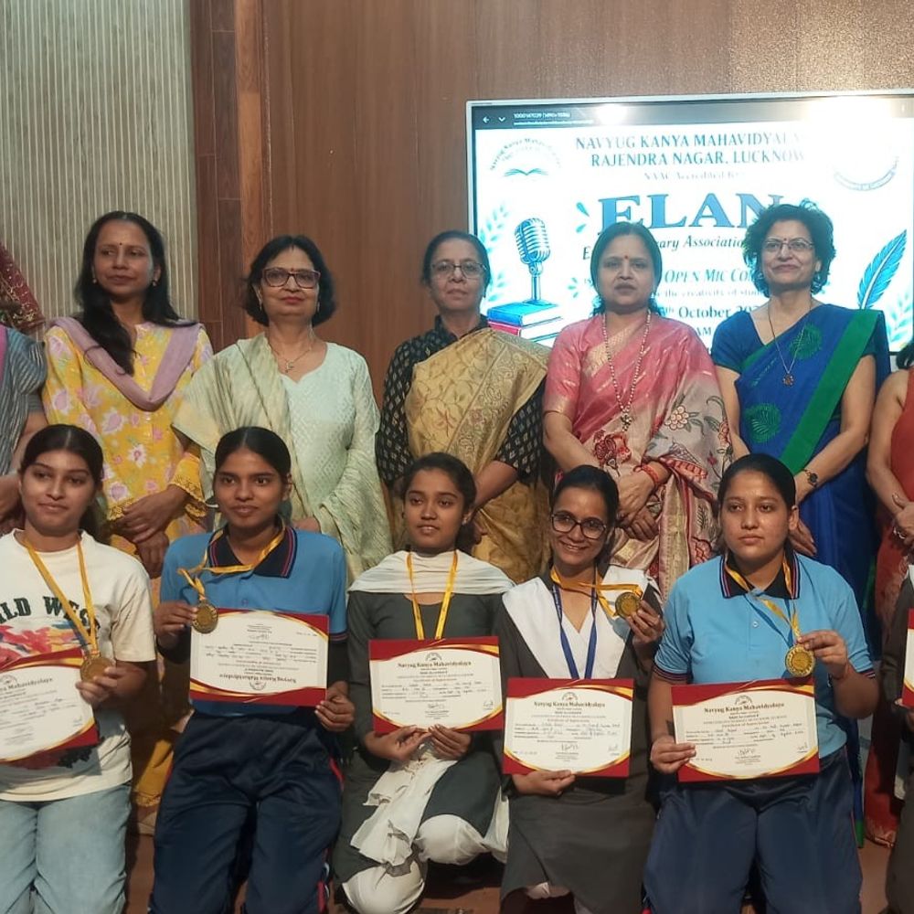 नवयुग कॉलेज में छात्राओं ने सामाजिक मुद्दों पर रखी राय:ओपन माइक प्रतियोगिता में 21 छात्राओं ने कविता, भाषण और हास्य से अपनी बात रखी