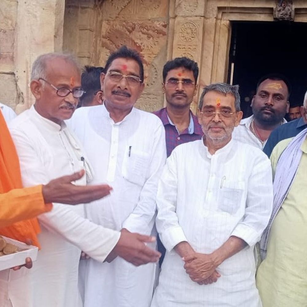 उपेंद्र कुशवाहा ने रोहतास में लोगों की समस्याएं सुनीं:समाधान का आश्वासन दिया, कई जगहों पर हुआ स्वागत