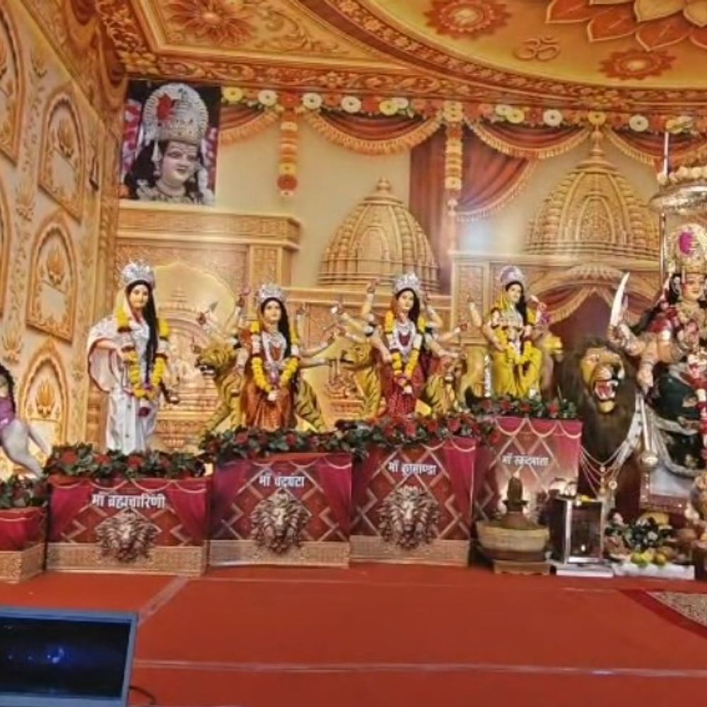 बुरहानपुर में 226 पंडालों में मां दुर्गा की स्थापना:जिले में 500 जगहों पर विराजी माता रानी, नौ रूपों में दे रहीं पर्यावरण संरक्षण का संदेश