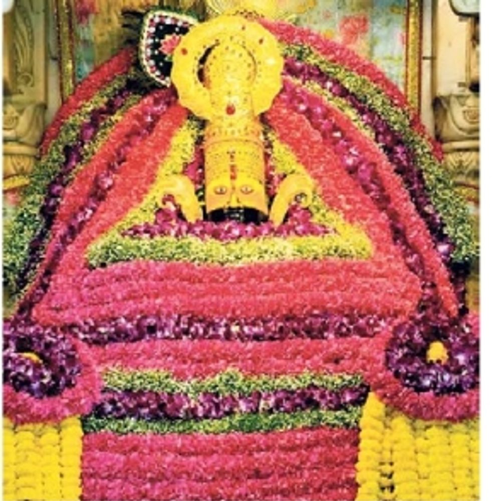 इंदिरा एकादशी… खाटूनरेश का भव्य शृंगार,  हारे का सहारा…जयकारों से गूंजा श्याम मंदिर
