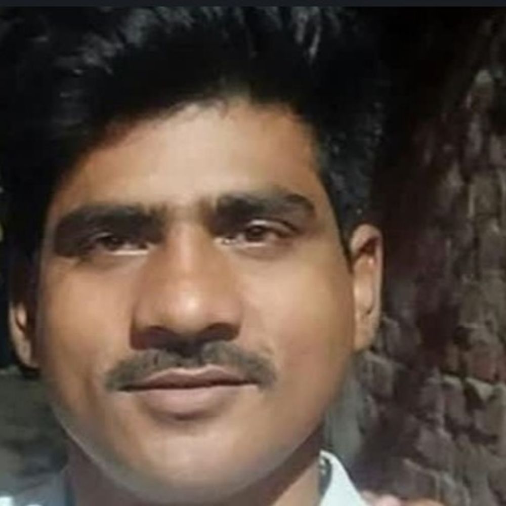 किशनगंज में सरपंच राजीव पासवान गिरफ्तार:होटल में शराब रखने, पिलाने और पुलिस से बदसलूकी का आरोप