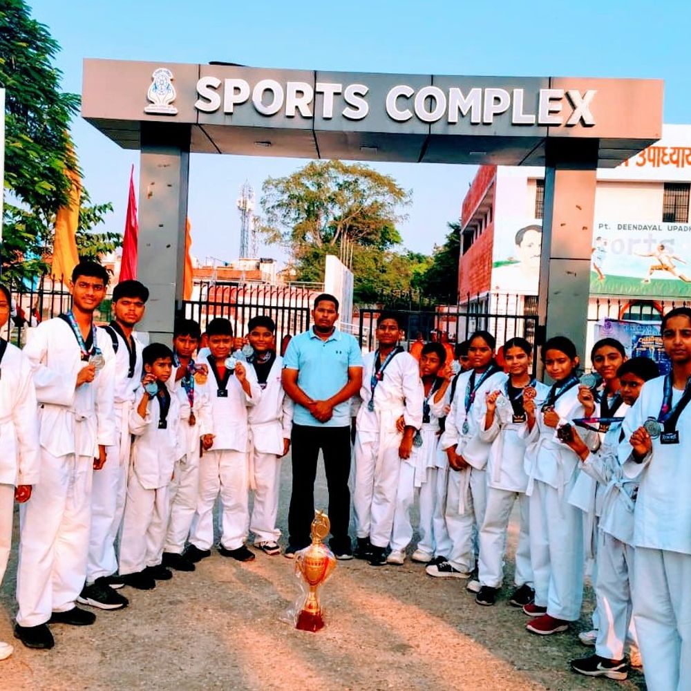 बरेली में हैरी अकादमी बनी ओवरऑल चैंपियन:चौथे रोहिलखंड ताइक्वांडो कप का खिताब जीता, कोच हरपाल सिंह ने दी बधाई