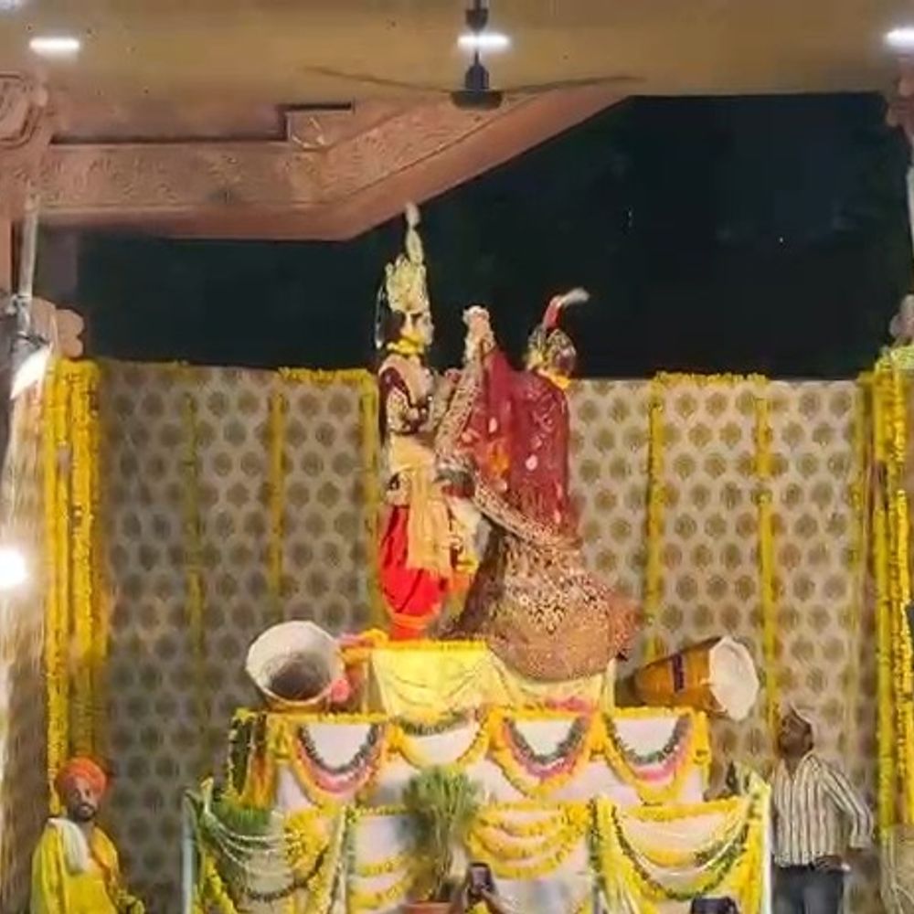 श्रीकृष्ण जन्मस्थान पर श्रीराम ने तोड़ा शिव धनुष:सीता स्वयंवर लीला का मंचन, जय श्रीराम के जयकारे गूंजे