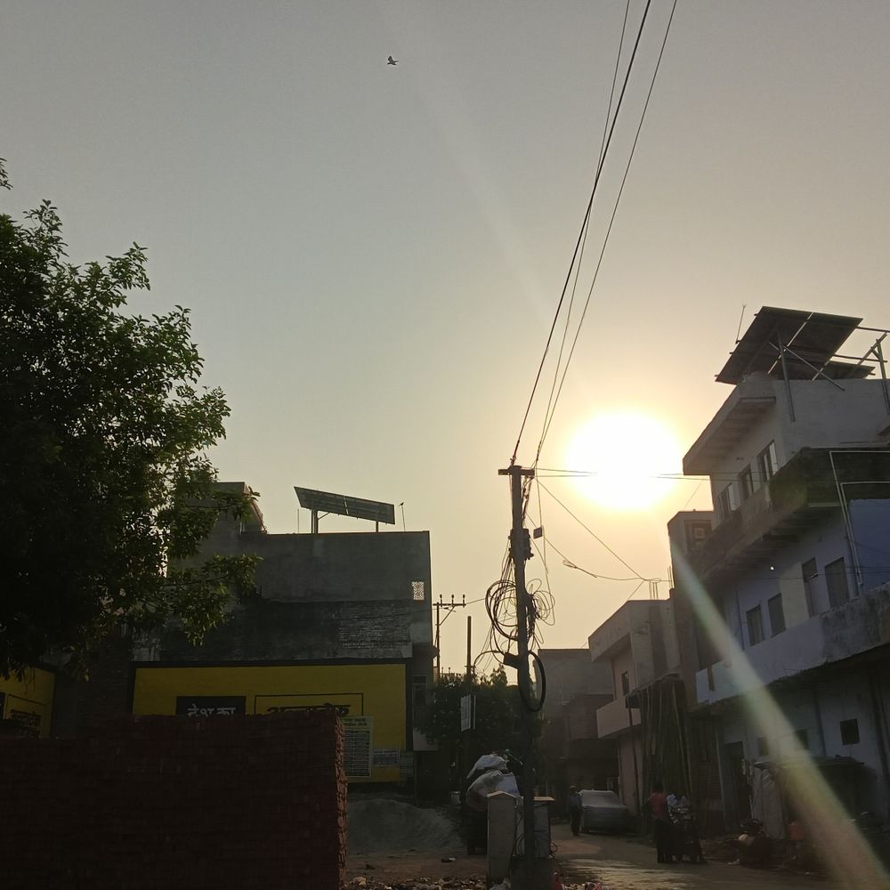 आगरा में धूप, पारा 36° तक जाने के आसार:सुबह 8 बजे तापमान 24 डिग्री दर्ज, 15 अक्टूबर तक बारिश के आसार कम