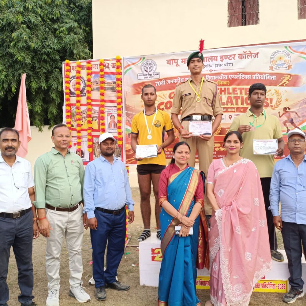 सलेमपुर में एथलेटिक्स प्रतियोगिता:खिलाड़ियों ने मार्च पास्ट किया, झांकियां रहीं आकर्षण का मुख्य केंद्र