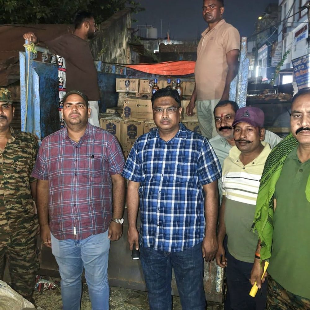 वैशाली में अवैध शराब पर कार्रवाई, 673 लीटर विदेशी शराब:एक गिरफ्तार; पिकअप गाड़ी से पंजाब में बिक्री वाली शराब जब्त