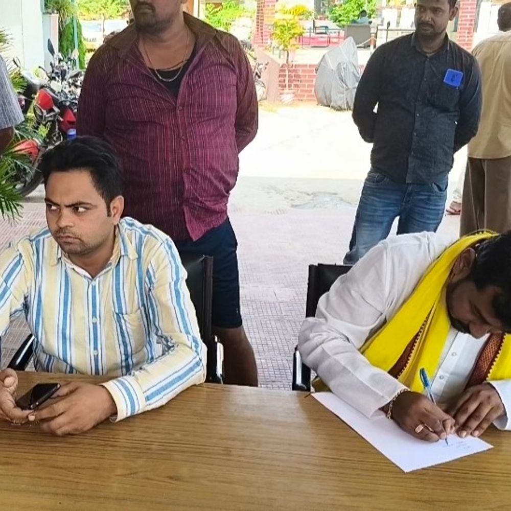 MLC चुनाव में जन सुराज-भाजपा कार्यकर्ताओं के बीच झड़प:सूरज कुमार ने मारपीट-मोबाइल तोड़ने का आरोप लगाया, BJP ने आरोपों को बताया बेबुनियाद
