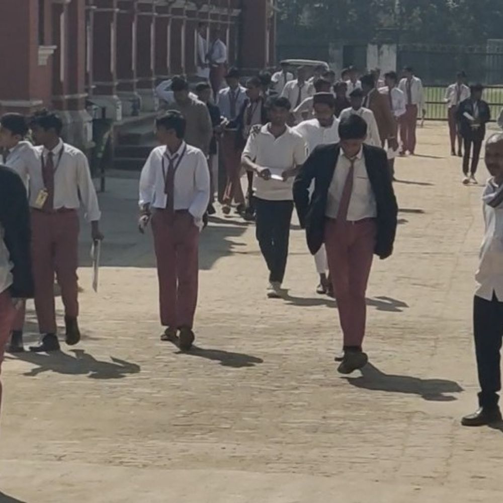 5,905 स्कूलों की लापरवाही पर यूपी बोर्ड का एक्शन:कक्षा 9 से 12 के अग्रिम पंजीकरण, परीक्षा आवेदन तिथि 22 अक्टूबर तक बढ़ी