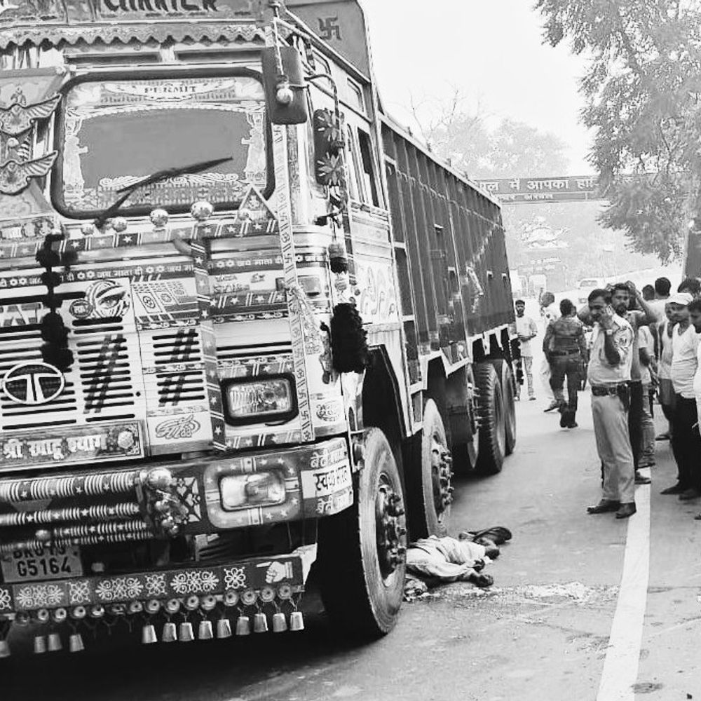 अरवल में अनियंत्रित ट्रक ने बुजुर्ग को रौंदा:NH-139 पर हादसे में मौके पर हुई मौत, पुलिस ने ट्रक जब्त कर जांच शुरू की