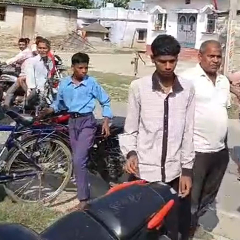 चोरी का आरोपी शौच के बहाने थाने से भागा:हार्डवेयर दुकान से गल्ला कर रहा था चोरी, ग्रामीणों ने पकड़कर पुलिस को सौंपा था