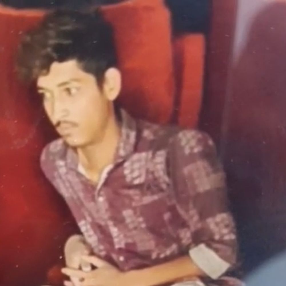 ग्राइंडर चलाते समय पत्ती से कटी गर्दन:देवास में जन्मदिन के अगले दिन युवक की मौत, दीवार में छेद कर रहा था