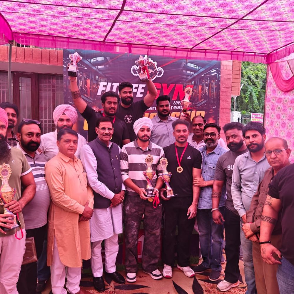रानियां में बॉडीबिल्डिंग चैंपियनशिप, युवाओं ने दिखाया दमखम:शीशपाल कंबोज ने विजेताओं को ट्रॉफी-नकद पुरस्कार दिए, बोले-फिटनेस नशे से दूर रखती है