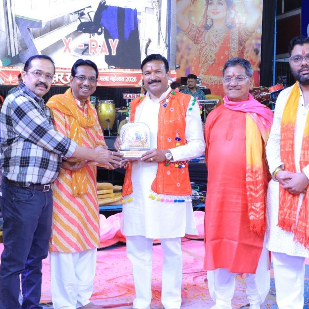 जय जगन्नाथ, राधा-कृष्ण रास और आदिवासी गरबों की प्रस्तुतियां दीं