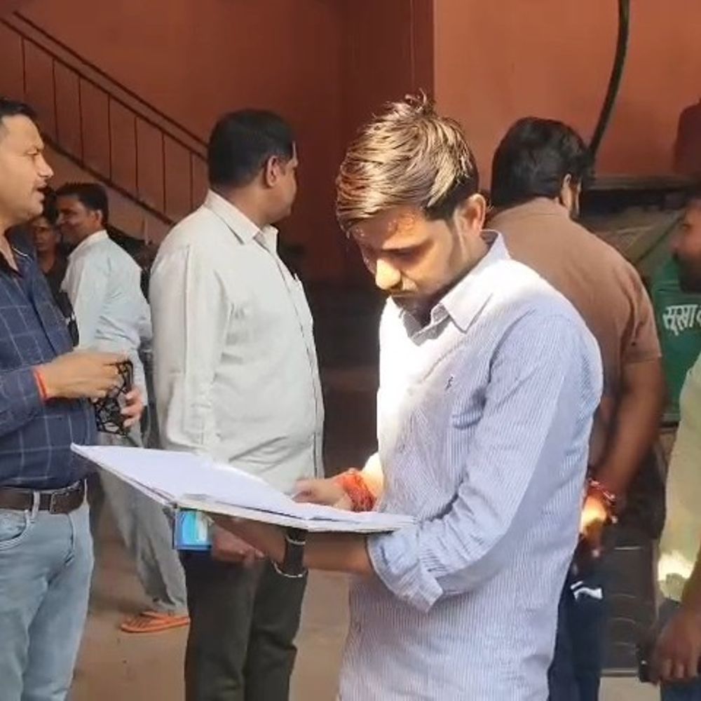 करौली सभापति ने फायर स्टेशन का लिया जायजा:खराब उपकरणों को जल्द ठीक कराने और व्यवस्थाएं बेहतर बनाने के निर्देश