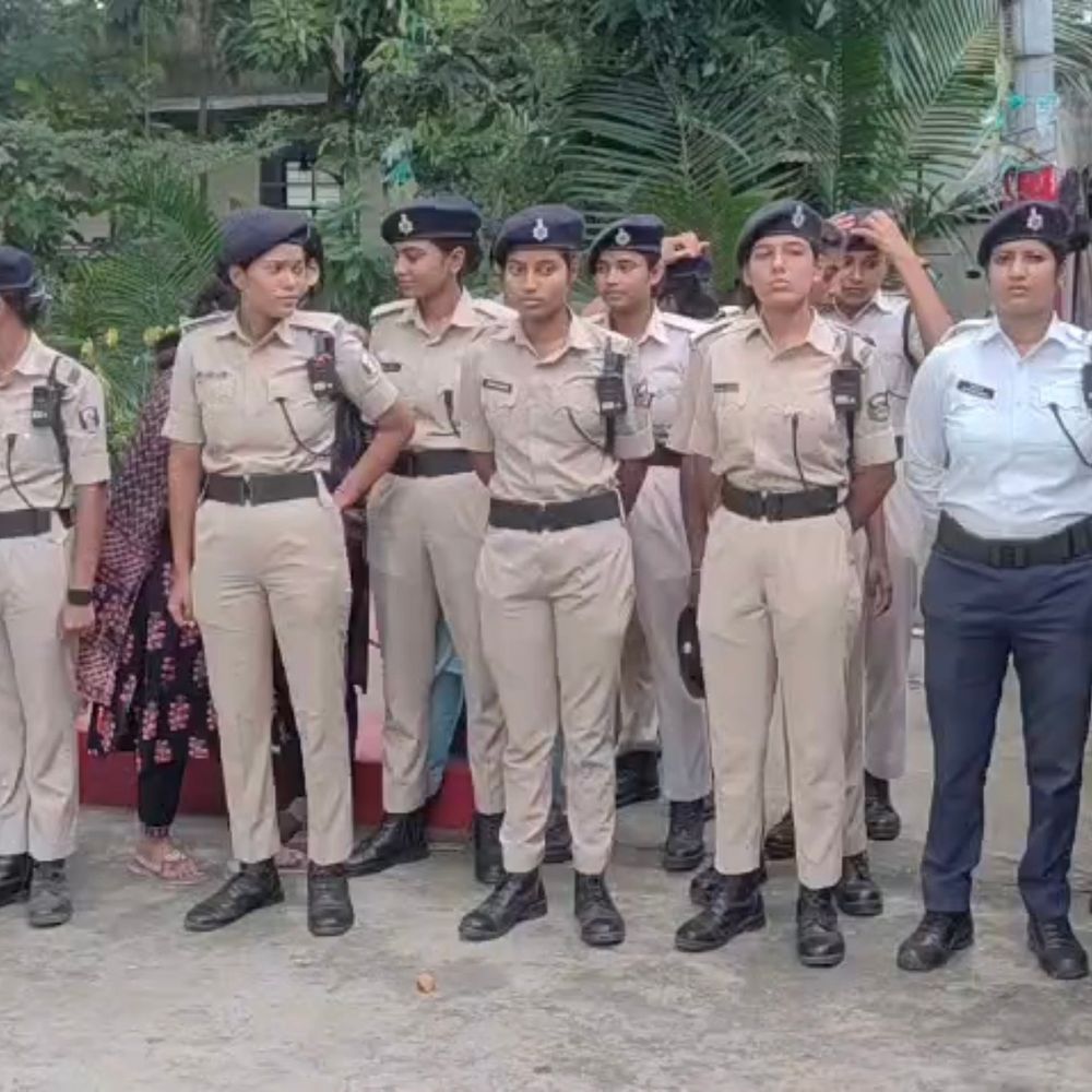 दुर्गा पूजा में महिला पुलिसकर्मी संभालेंगी ट्रैफिक:हाईटेक कैमरों से होगी निगरानी, नियम तोड़ने वालों के खिलाफ होगी कार्रवाई