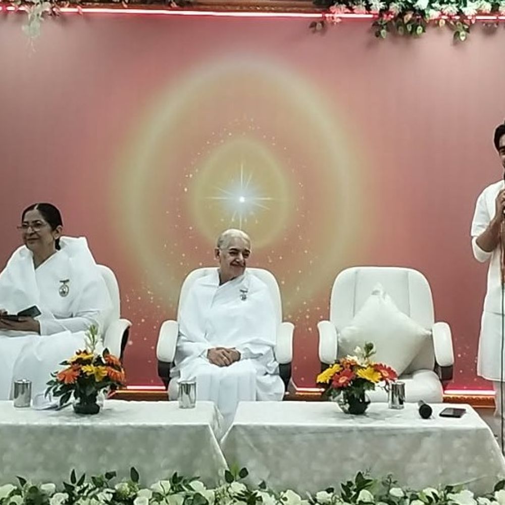 लखनऊ में सिंधी समाज के स्नेह मिलन कार्यक्रम:यूरोपीय निदेशिका ने कहा- ब्रह्माकुमारीज की स्थापना में सिंधी समाज की अहम भूमिका