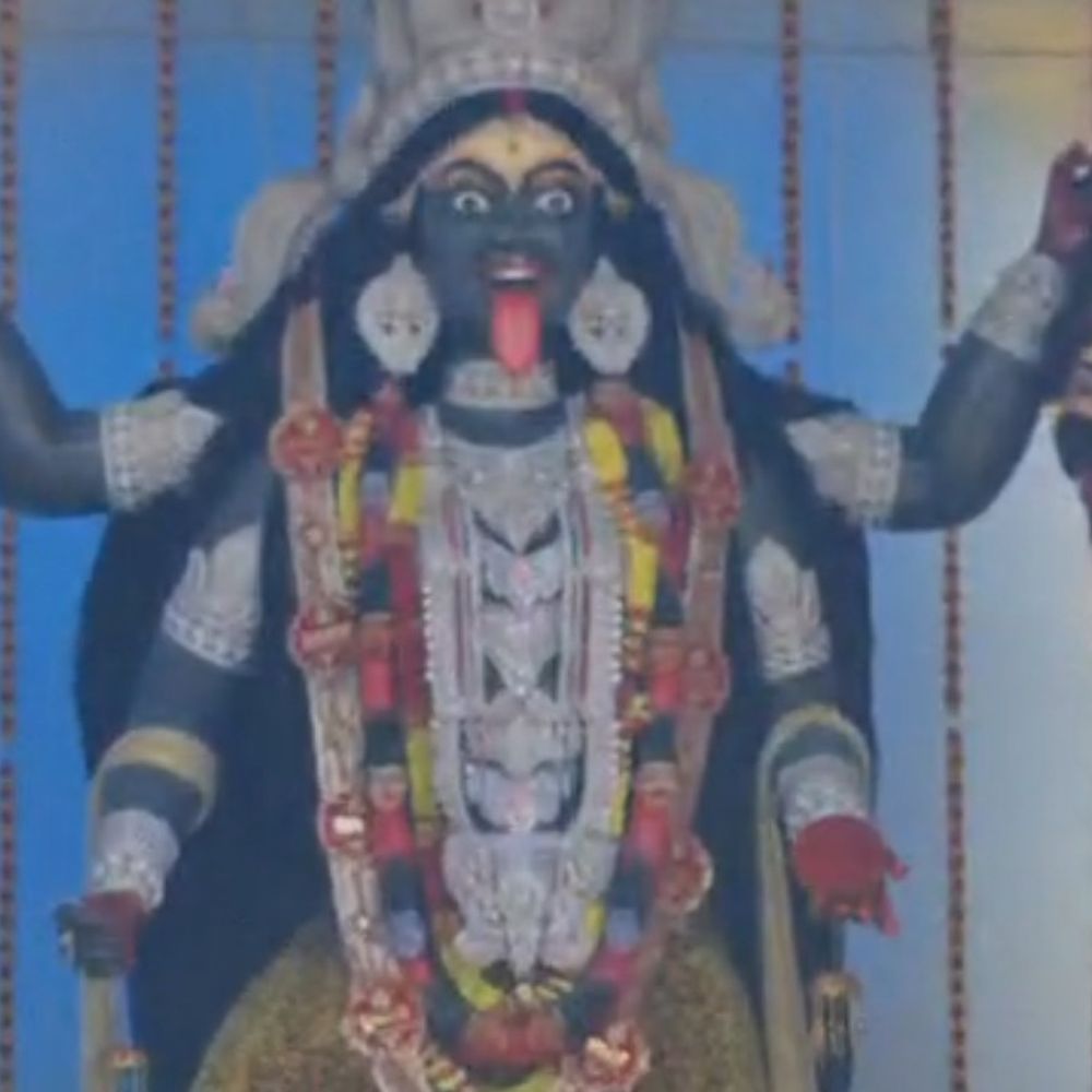 बैतूल में शारदीय नवरात्र शुरू,188 स्थानों पर विराजी मा दुर्गा:प्रशासन ने बढ़ाई सख्ती, टिकारी में 25 फीट ऊंची काली प्रतिमा आकर्षण का केंद्र
