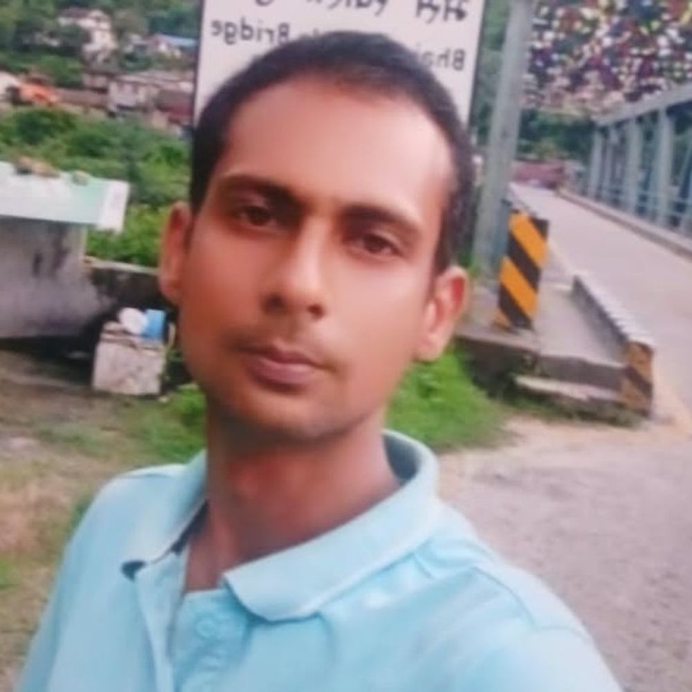 2 बाइकों की आमने-सामने टक्कर में हेड क्लर्क की मौत:गोपालगंज-पिता की मौत के बाद मिली थी नौकरी; 5 महीने पहले शुरू की थी सेवा