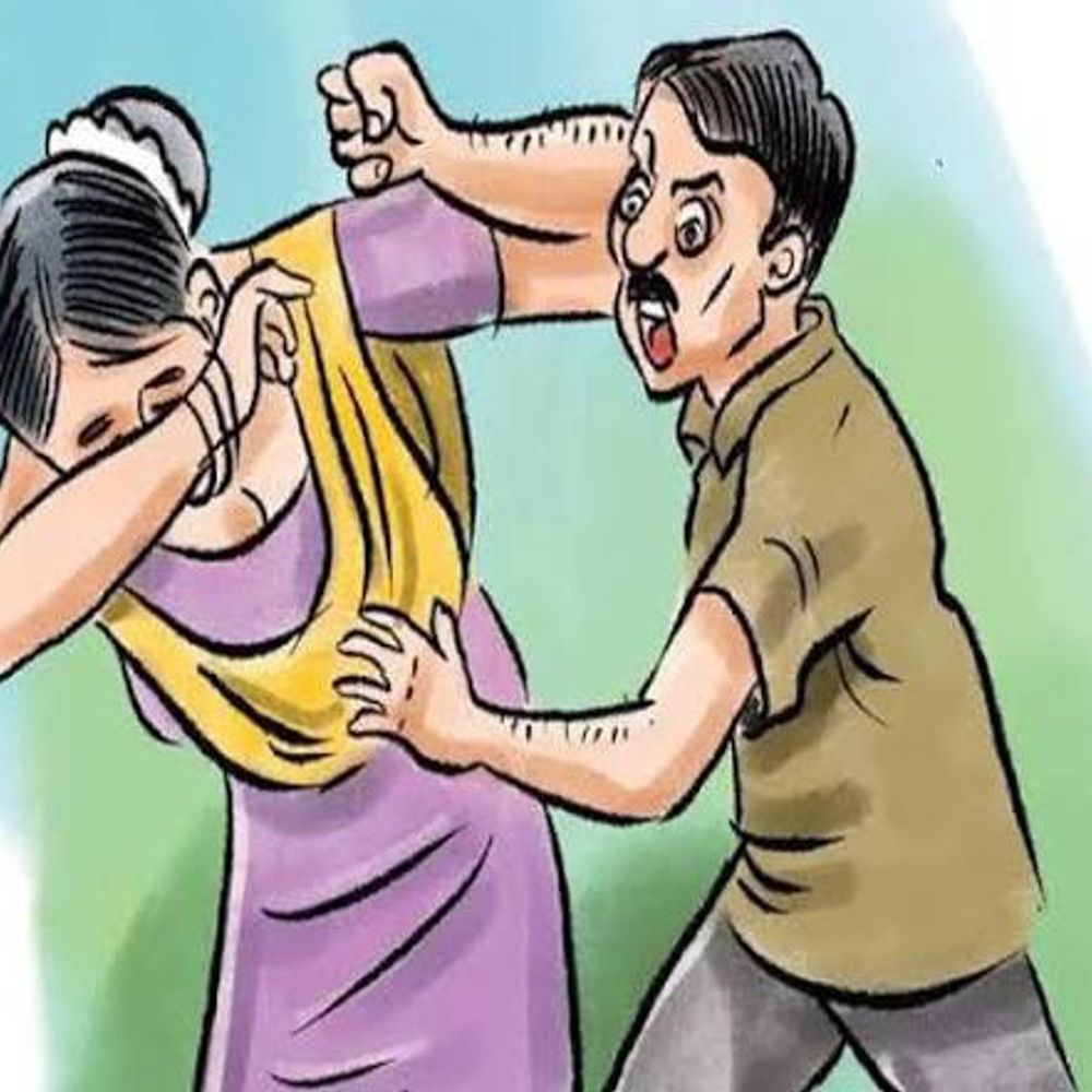 दहेज के लिए महिला को बच्चे समेत घर से निकाला:ससुराल वालों ने एक लाख रुपए और तीन भरी सोना मांगा, पति समेत 6 पर केस