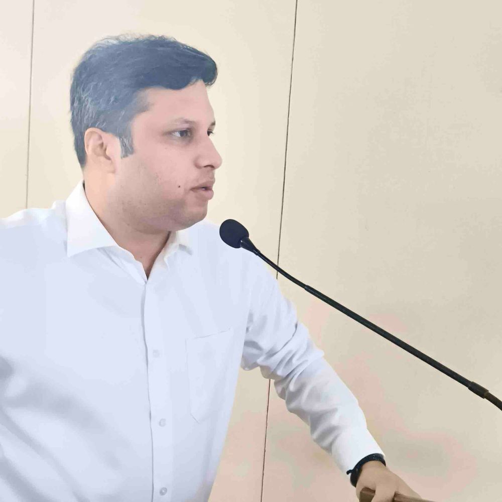 गाजियाबाद में गांधी-शास्त्री की जयंती मनाई:, DM ने दिलाई स्वच्छता की शपथ, बोले- हर व्यक्ति निभाए जिम्मेदारी