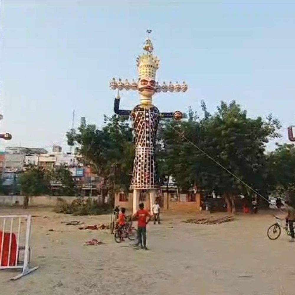 हिसार में आज जलेगा 55 फीट ऊंचा रावण:मुंह से उगलेगा आग, गर्दन घुमेगी, एलईडी से चमकेंगी आंखें; 7 जगह होंगे अलग-अलग कार्यक्रम