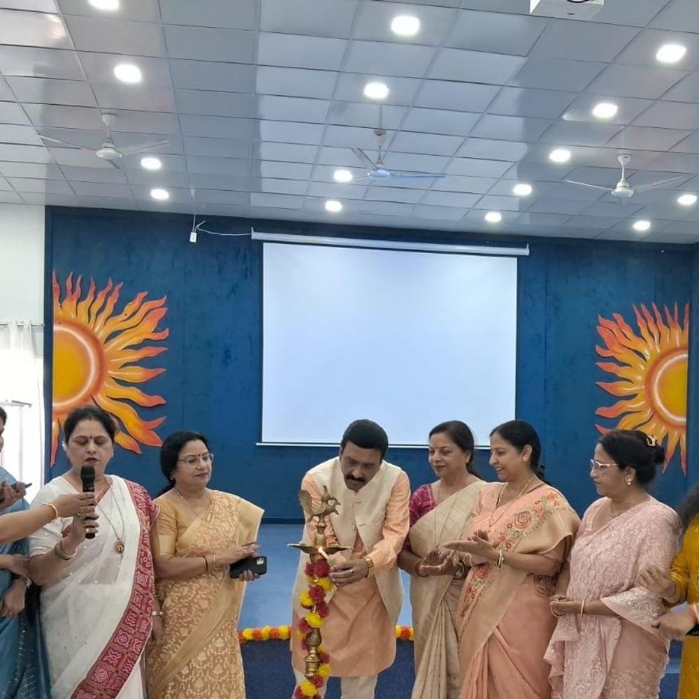 प्रयागराज के आर्य कन्या डिग्री कॉलेज में फ्रेशर्स पार्टी:स्नेहा, वैभवी, उमरा और अंशिता बनीं ‘मिस फ्रेशर्स’