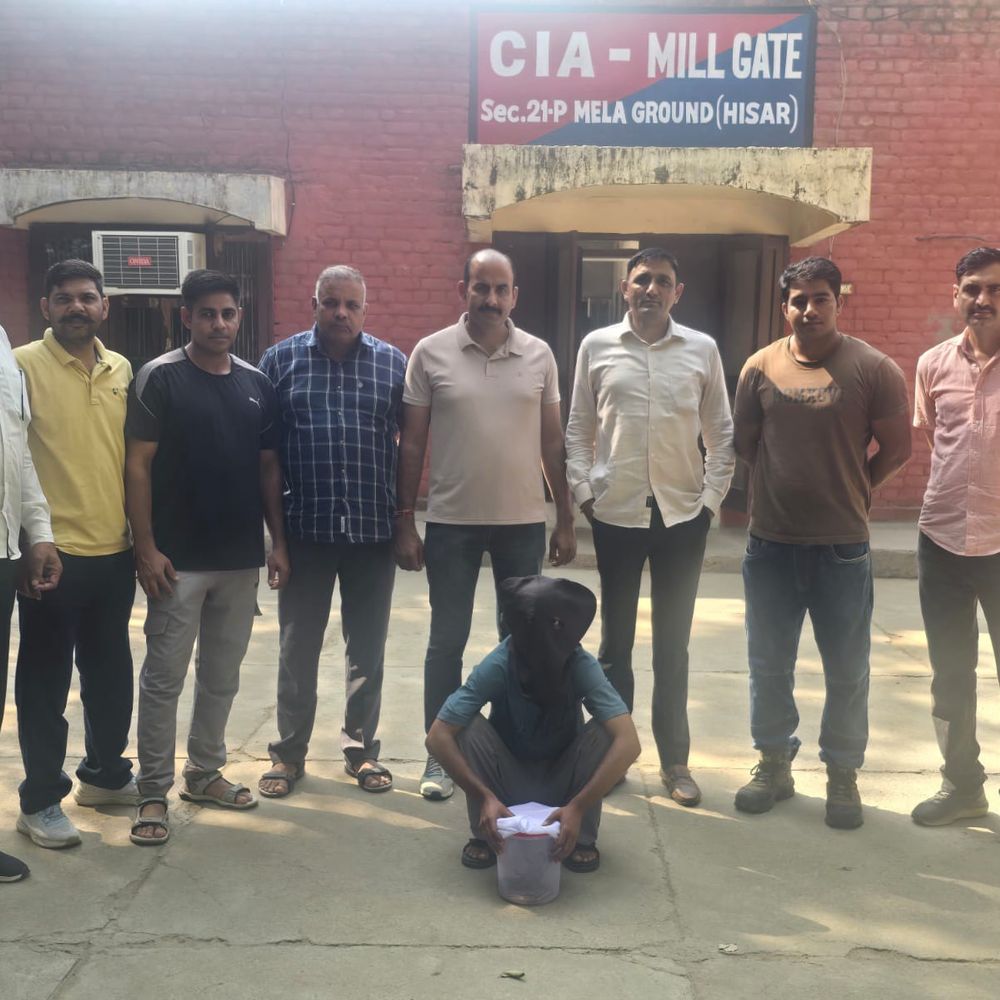 हिसार में देसी पिस्टल समेत युवक अरेस्ट:तलाशी में 14 कारतूस मिले, संदिग्ध अवस्था में घूम रहा था, रिमांड पर लेगी CIA