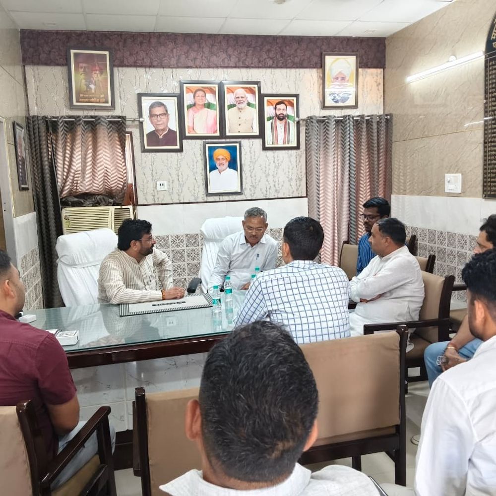 हिसार डीसी ने बरवाला-उकलाना अनाज मंडियों का जायजा लिया:किसानों- आढ़तियों से बात की, अधिकारियों को सुचारू खरीद और समय पर उठान के निर्देश