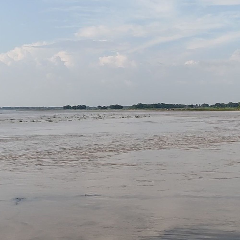 मेची नदी में डूबने से शख्स की मौत:किशनगंज में नहाने के दौरान गहरे पानी में गया, 24 घंटे बाद मिला शव