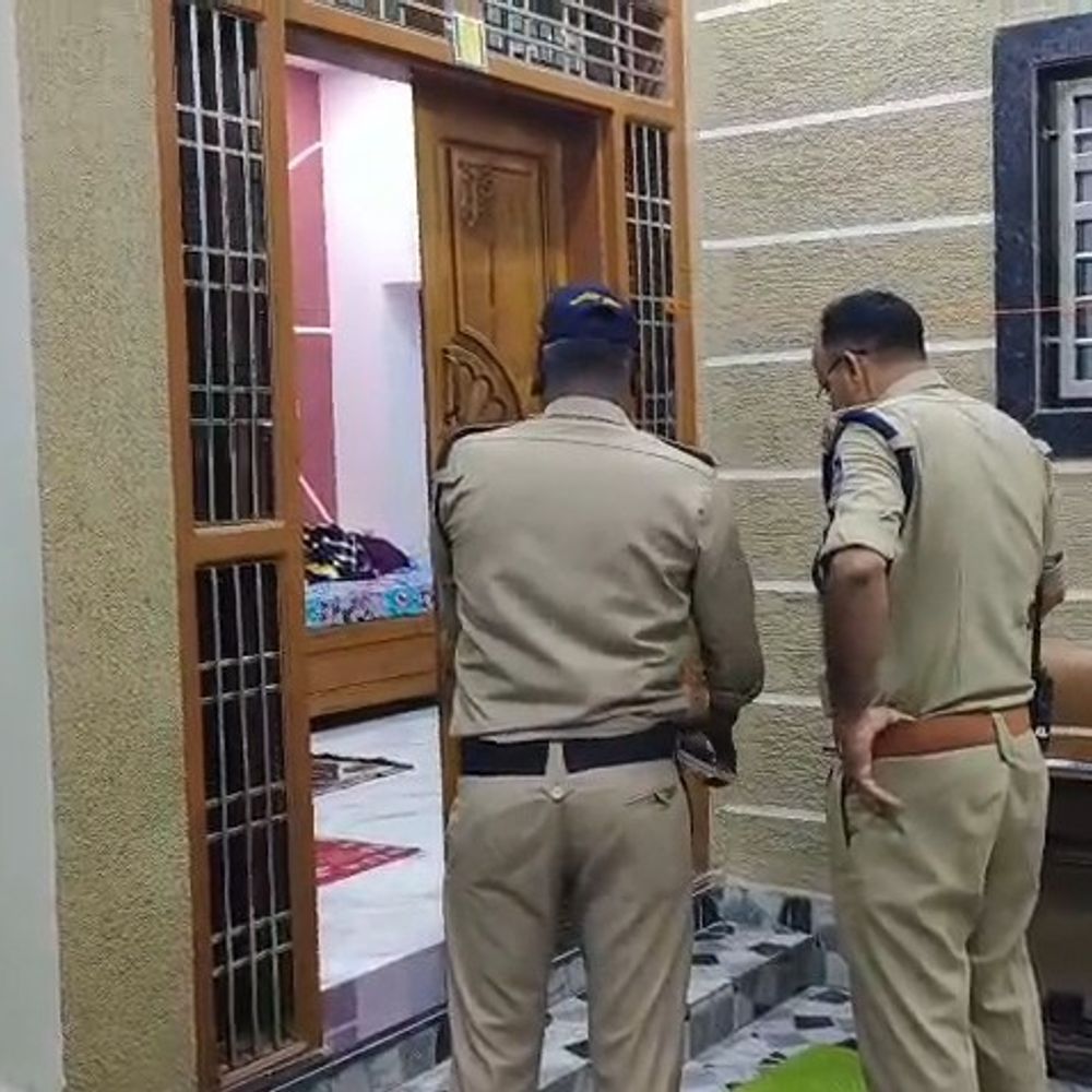 मंडला में सूने घर में 35 लाख की चोरी:20 तोला सोना, 15 तोला चांदी और 50 हजार कैश ले गए बदमाश; केस दर्ज