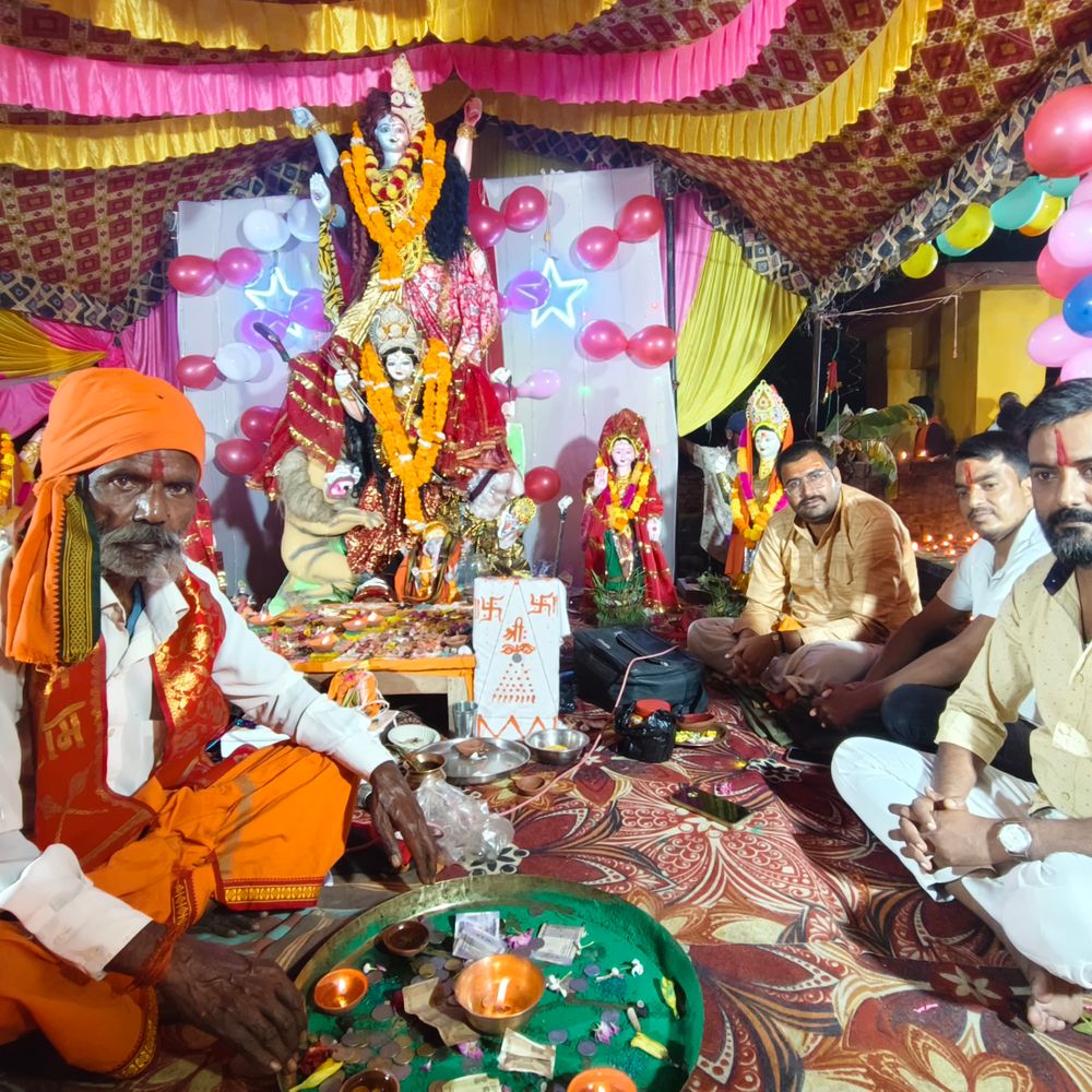 महाष्टमी पर मां दुर्गा की भक्ति:माता रानी को 56 प्रकार के भोग अर्पित किए; क्षेत्र में सुख-समृद्धि की कामना की