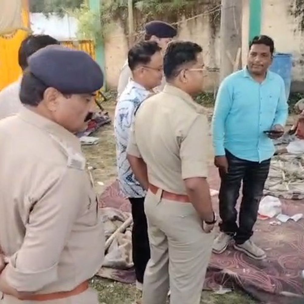 दमोह में रावण दहन की तैयारी, एसपी ने सुरक्षा जांची:51 फीट का पुतला जलेगा, तहसील ग्राउंड में एक खोया-पाया केंद्र बनेगा