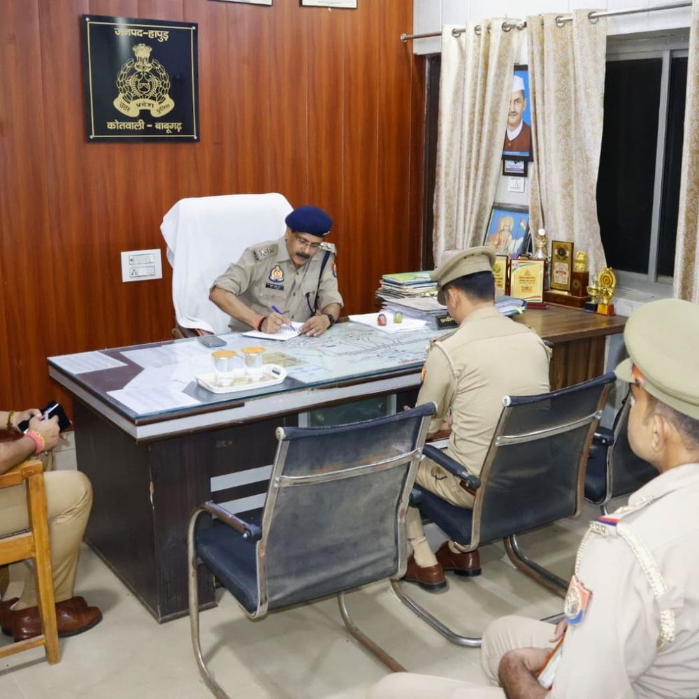 एसपी ने बाबूगढ़ थाने का औचक निरीक्षण किया:अभिलेखों, साफ-सफाई और अन्य व्यवस्थाओं का जायजा लिया, दिए जरूरी निर्देश।