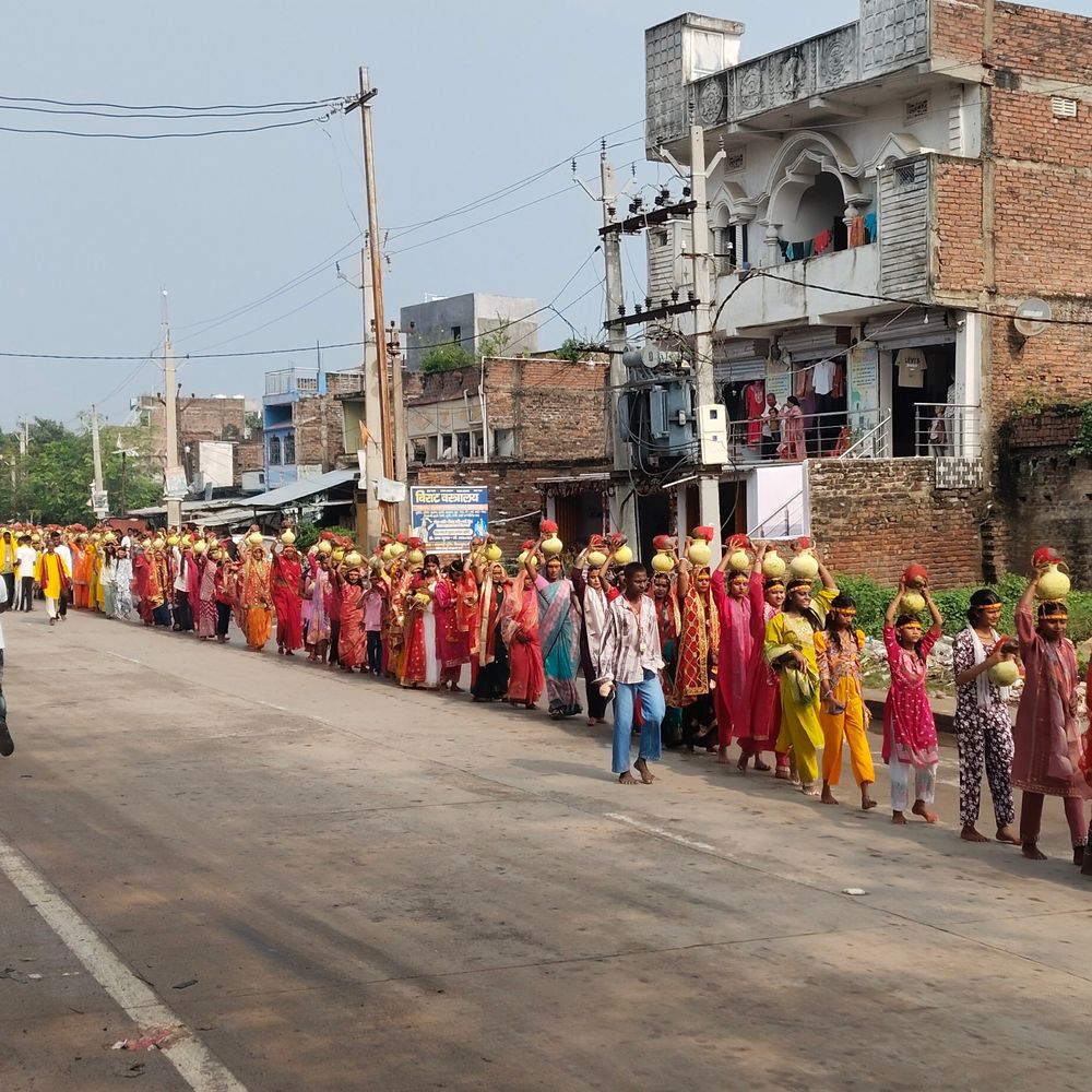 मुंगेर में गंगा स्नान के बाद कलश स्थापना:चंडिका स्थान में दर्शन को उमड़ी श्रद्धालुओं की भीड़, सुरक्षा को पुलिस अलर्ट