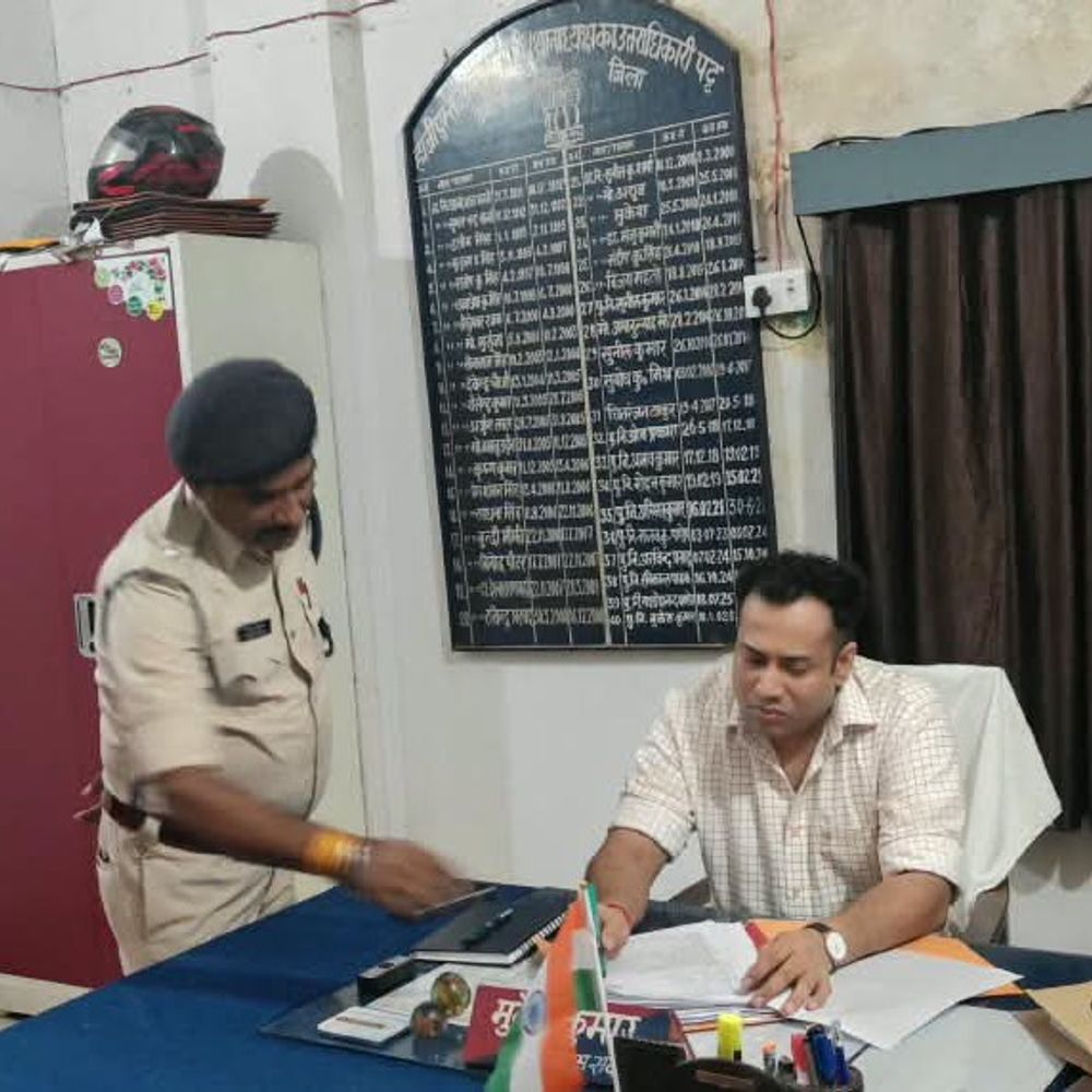वैशाली SSP ने आधी रात 3 थानों का निरीक्षण किया:औद्योगिक, सदर, बिदुपुर थाने का जायजा लिया, गश्त बढ़ाने का निर्देश दिया