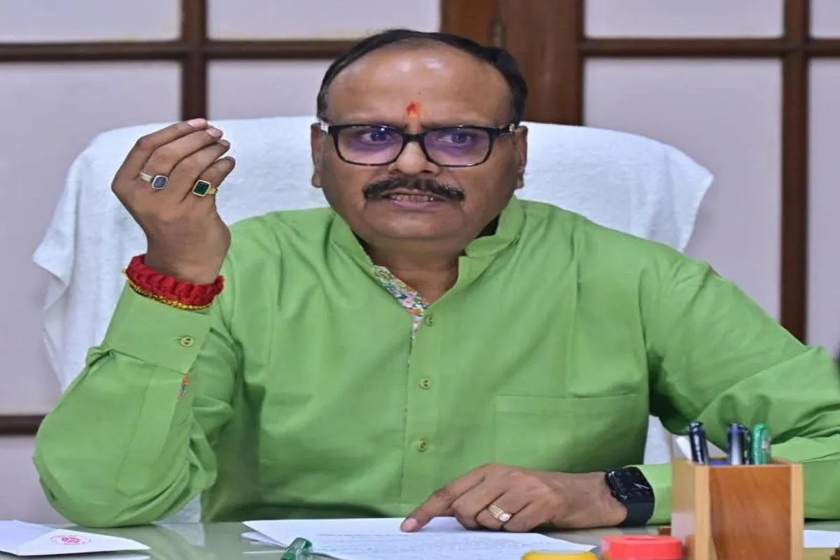 UP Politics: बृजेश पाठक का विपक्ष पर तीखा प्रहार, बोले-हारते ही कांग्रेस और इंडी गठबंधन को याद आती हैं संस्थाएं