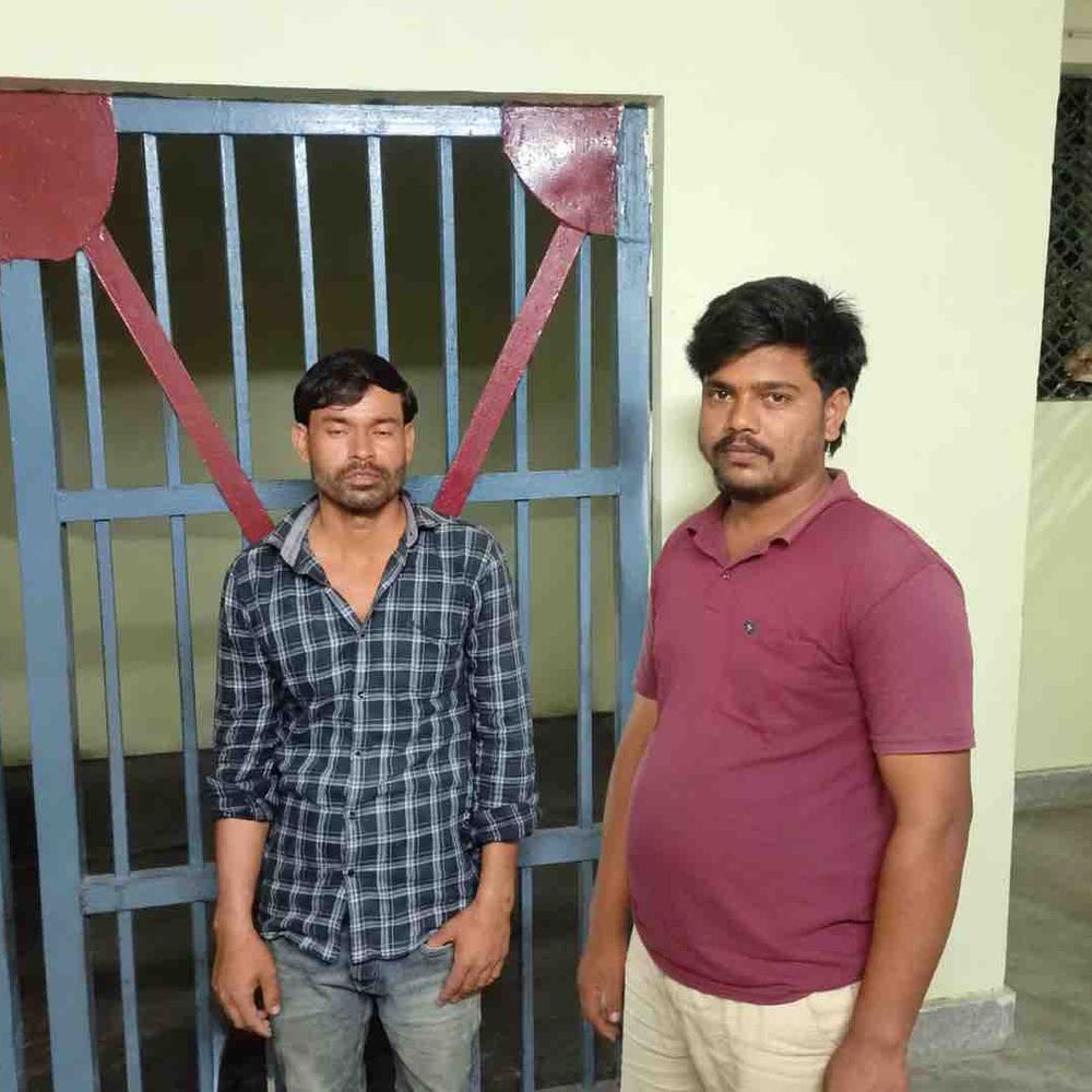 मोतिहारी में हथियार के साथ फोटो वायरल करना पड़ा महंगा:मामा की लाइसेंसी राइफल के साथ रील बनाने वाला युवक गिरफ्तार
