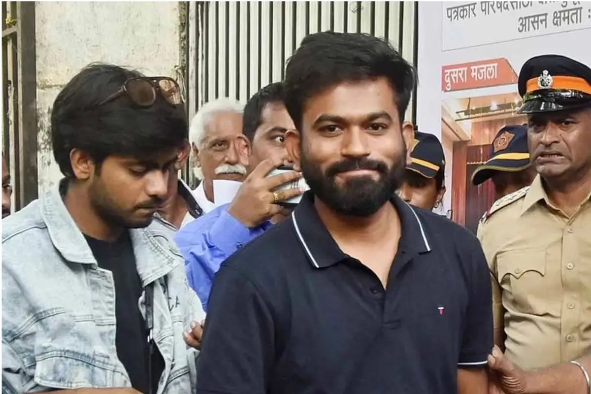शिवाजी पार्क में प्रदर्शन पर रोक तो दिल्ली मेट्रो बंद करने पर क्यों नहीं? अभिजीत दिपके का सवाल