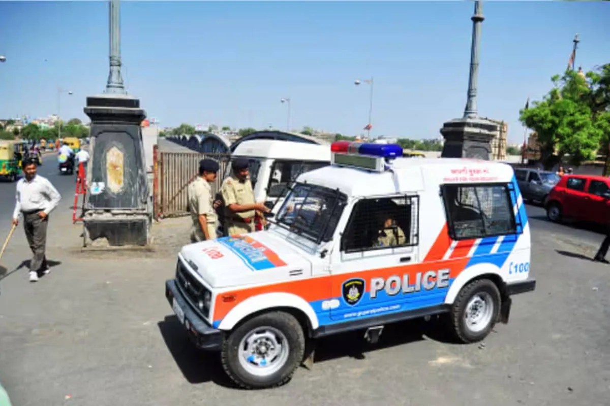 Ahmedabad Murder: अहमदाबाद में छात्र की बेरहमी से पिटाई, निर्वस्त्र हालत में अपार्टमेंट में मिला, अस्पताल में मौत