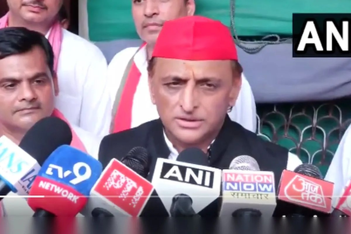 अखिलेश यादव आज लखनऊ से दिल्ली रवाना, EC के विरोध मार्च में होंगे शामिल